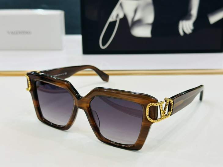 Picture of Valentino Sunglasses _SKUfw63765800fw